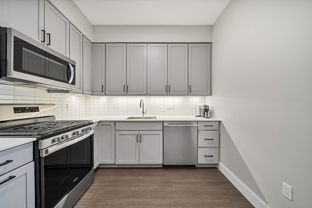 11 Walley St #202 - Photo 4 of 24
