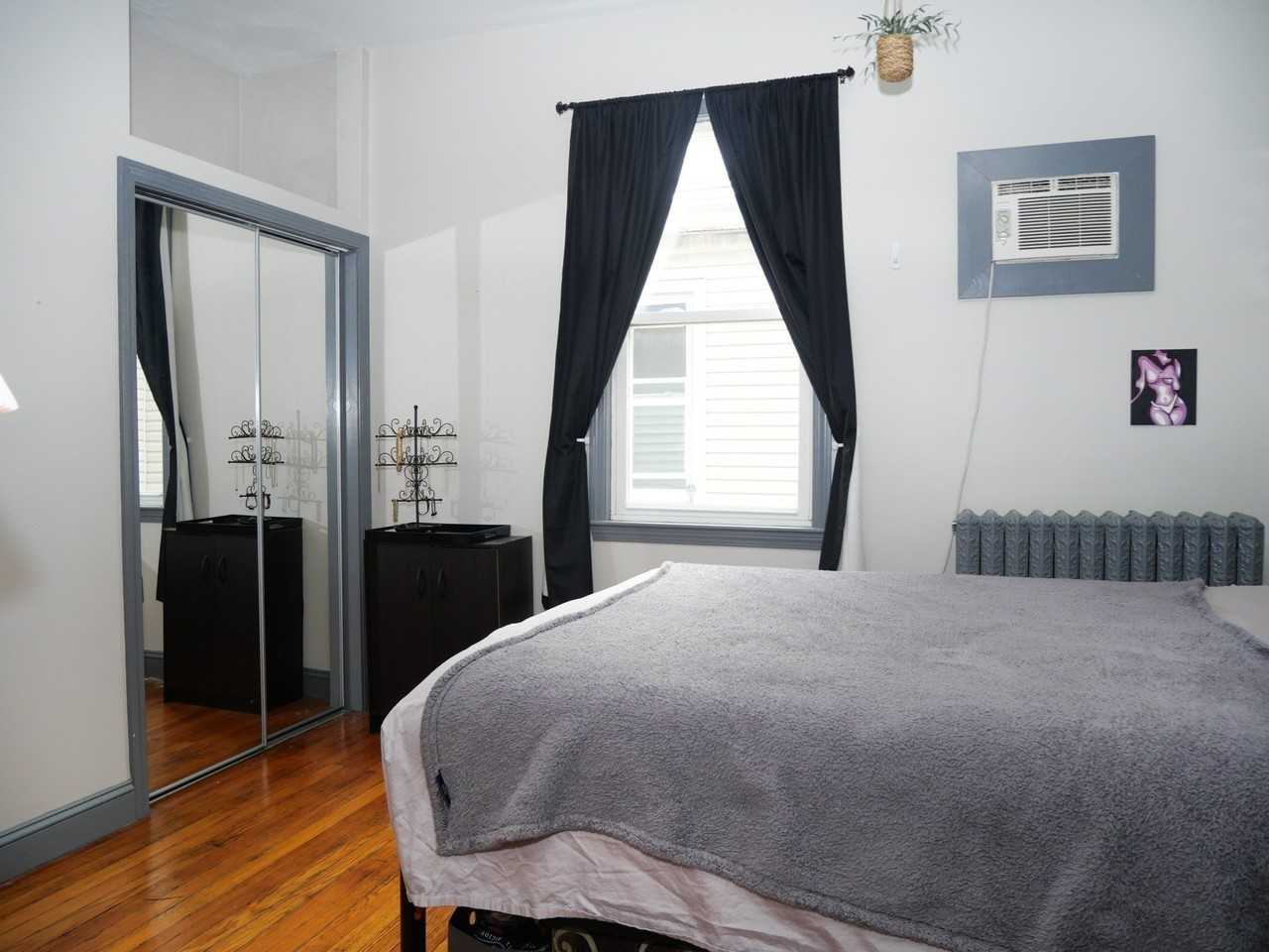 140 Trenton St #2 - Photo 6 of 11