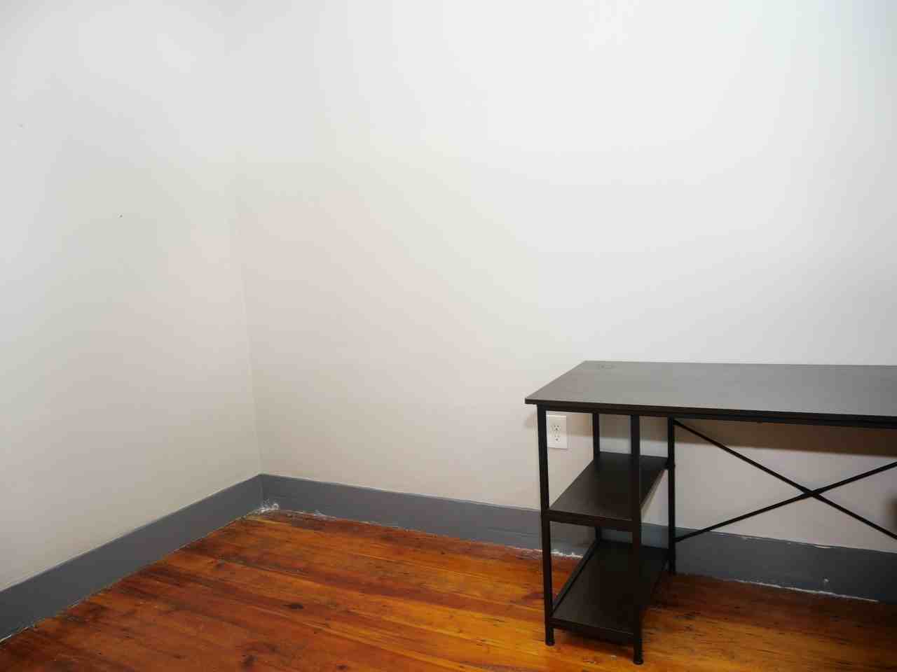 140 Trenton St #2 - Photo 7 of 11