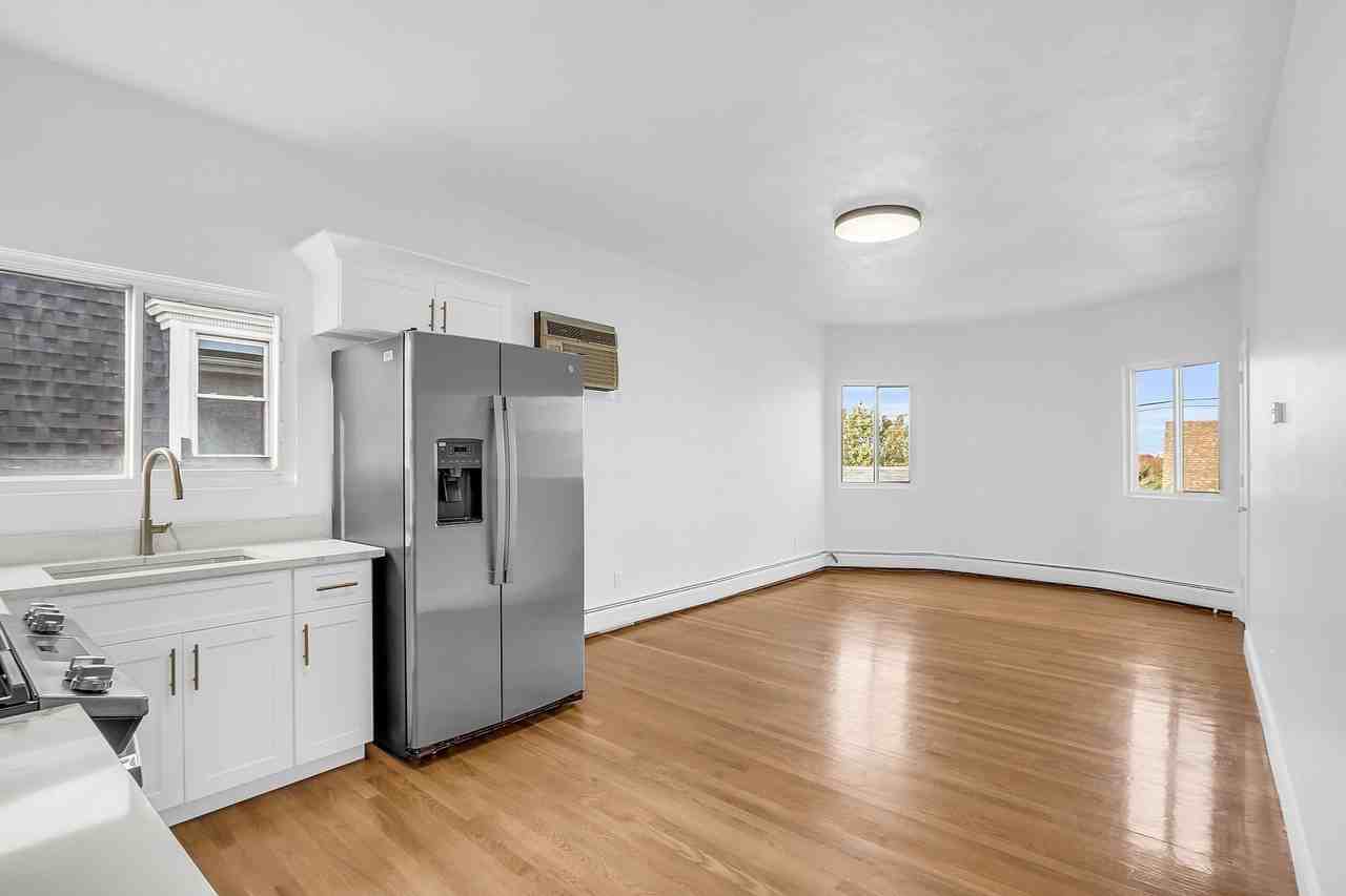 52 Bonair St #6 - Photo 4 of 31