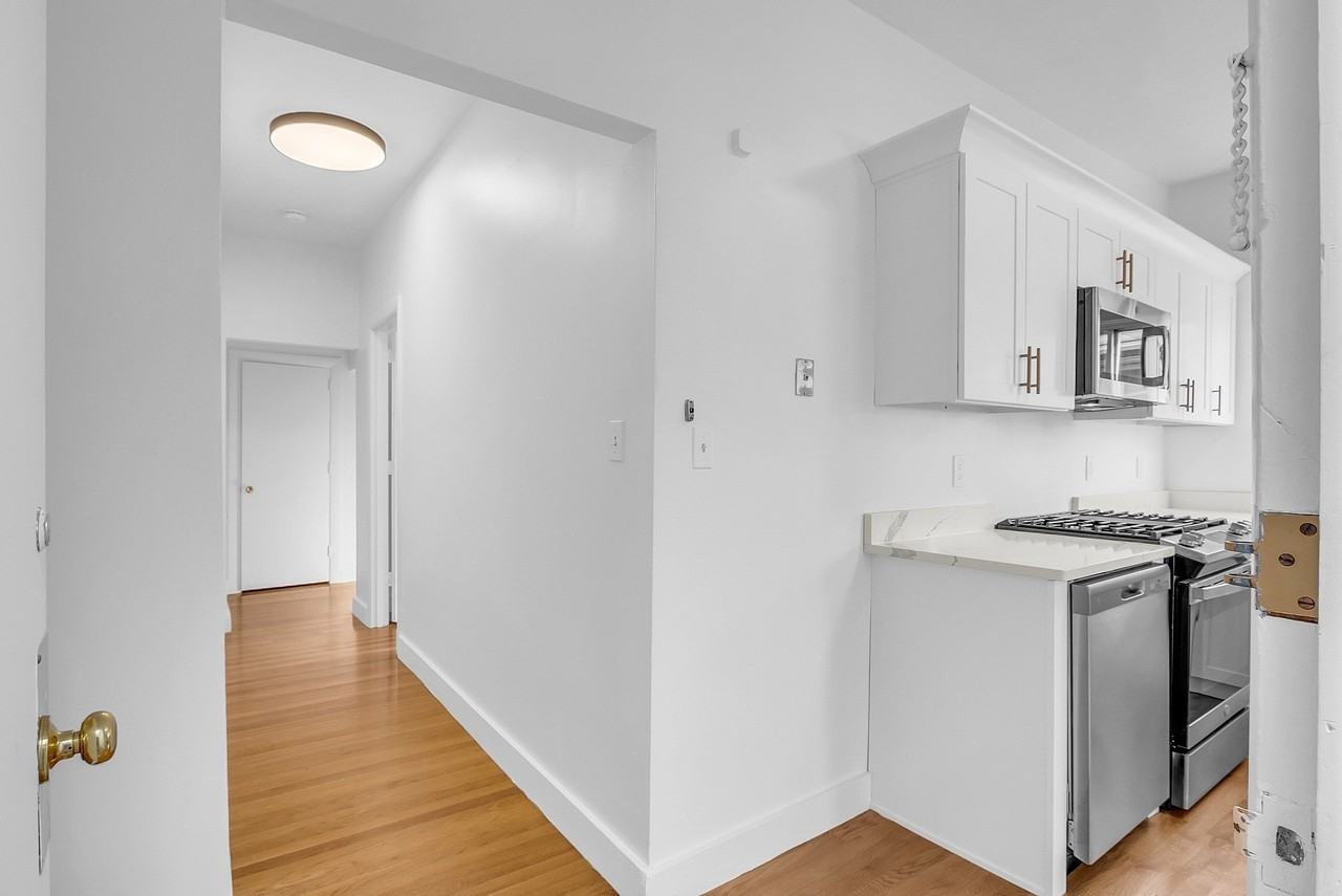 52 Bonair St #6 - Photo 6 of 31