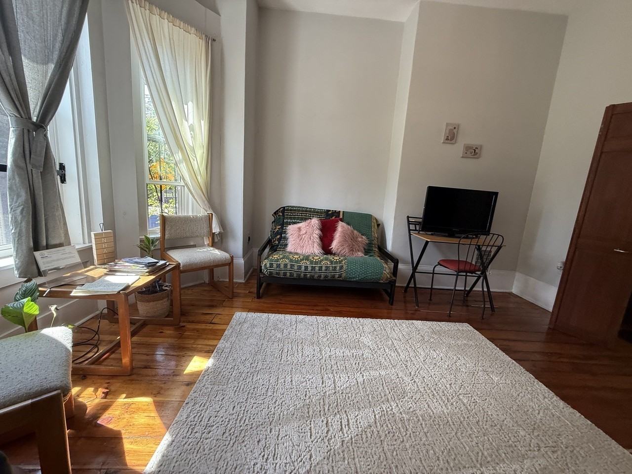 94 Mount Pleasant Ave #1 - Photo 3 of 10