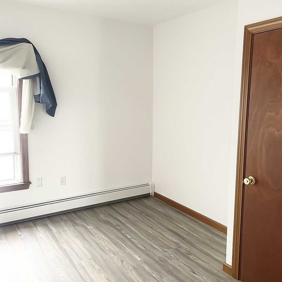 345 Park Ave #3R - Photo 4 of 11