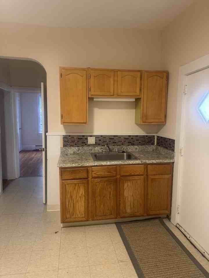 18 Fairview Ave #1