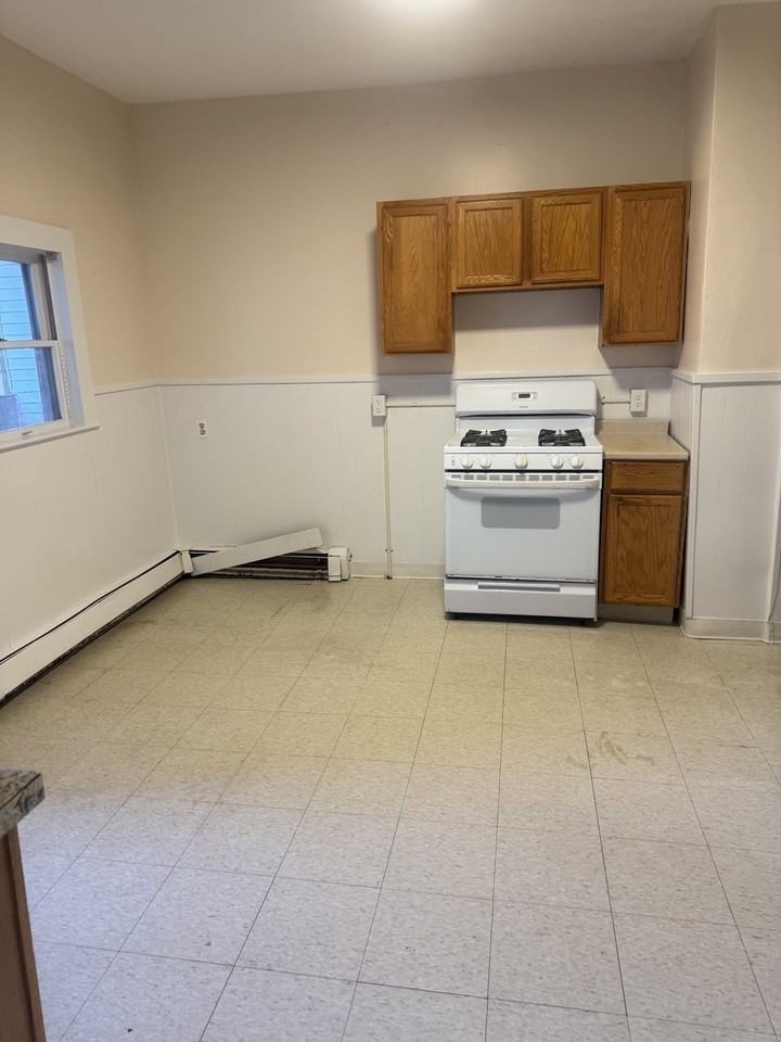 18 Fairview Ave #1 - Photo 2 of 21