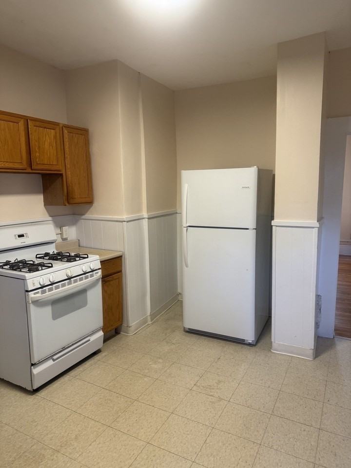 18 Fairview Ave #1 - Photo 3 of 21