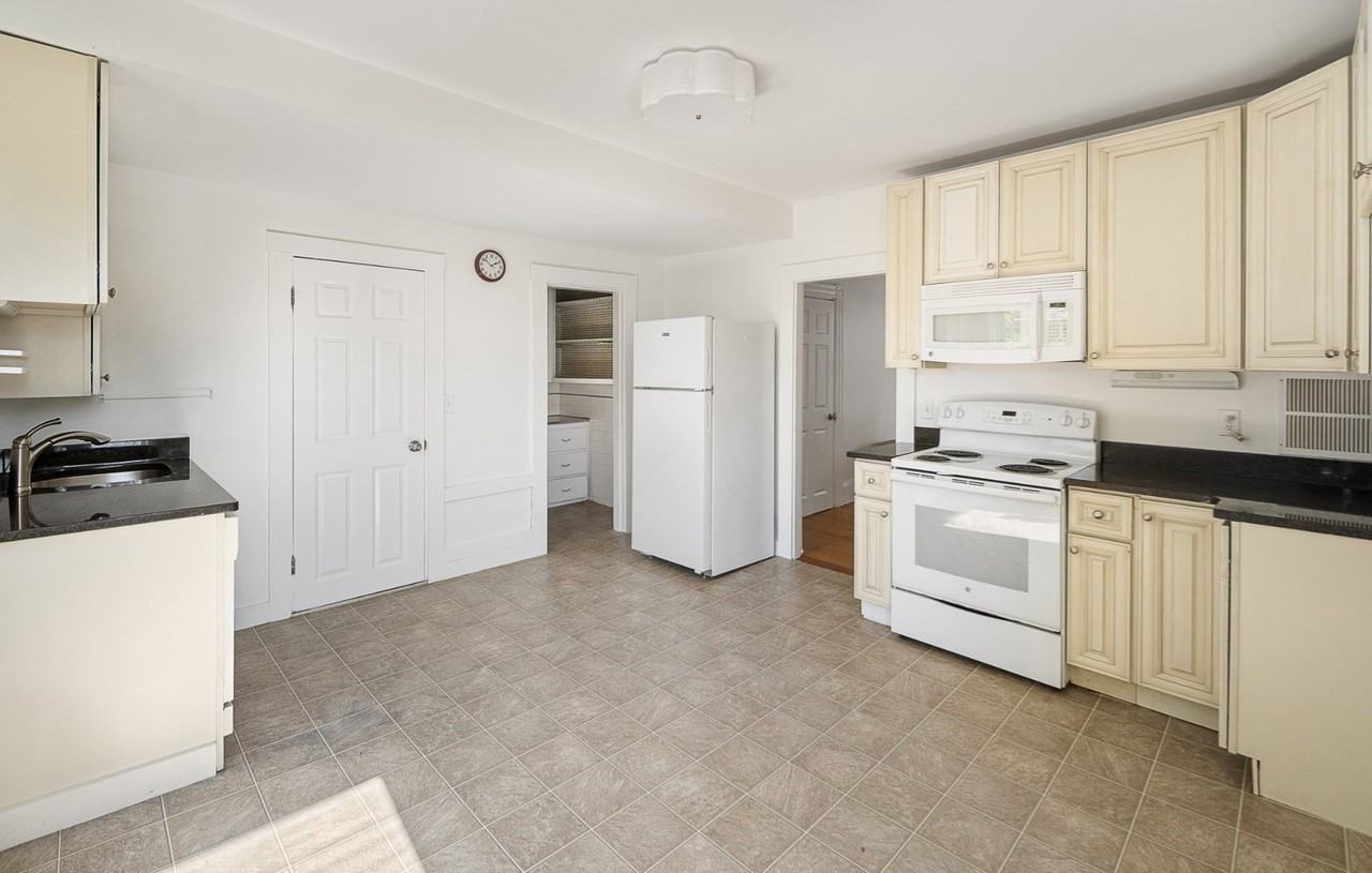 6365 Harvard St #2 - Photo 7 of 22
