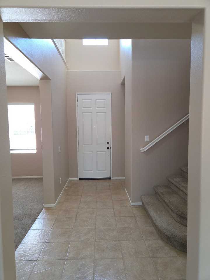 1261 Reinhart St - Photo 4 of 50
