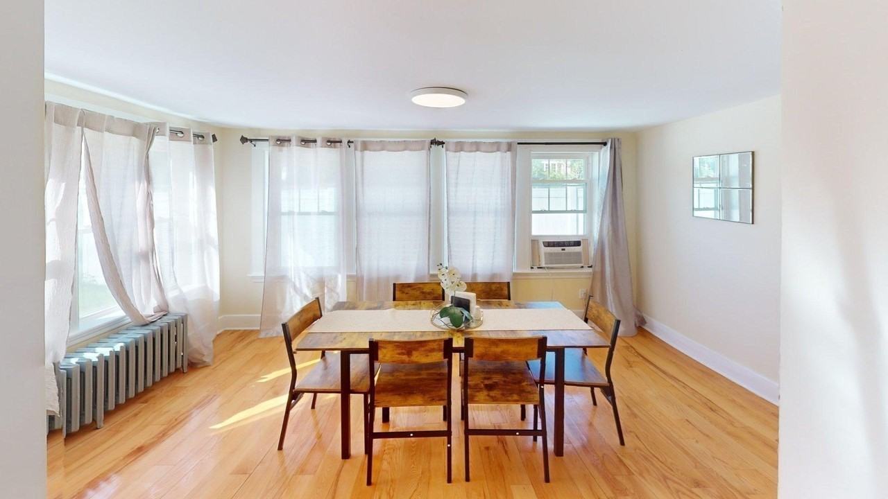 266 Webster St - Photo 4 of 29