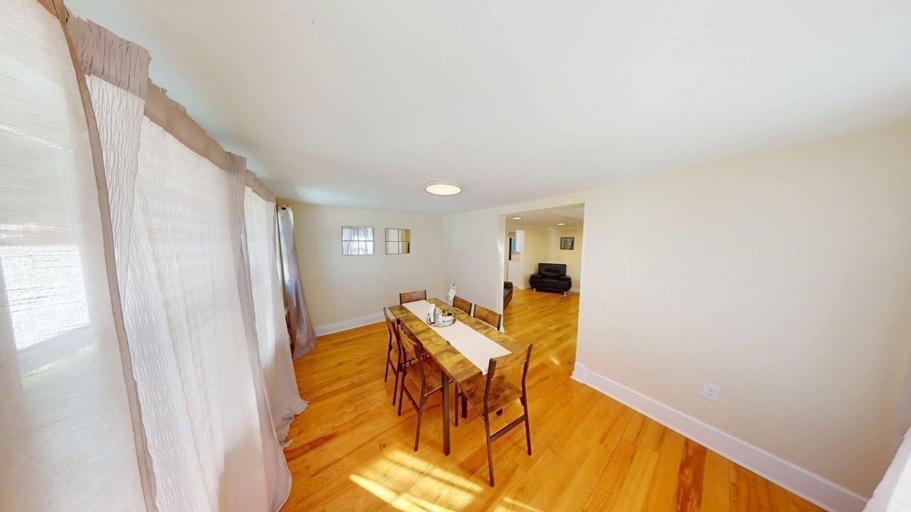 266 Webster St - Photo 5 of 29