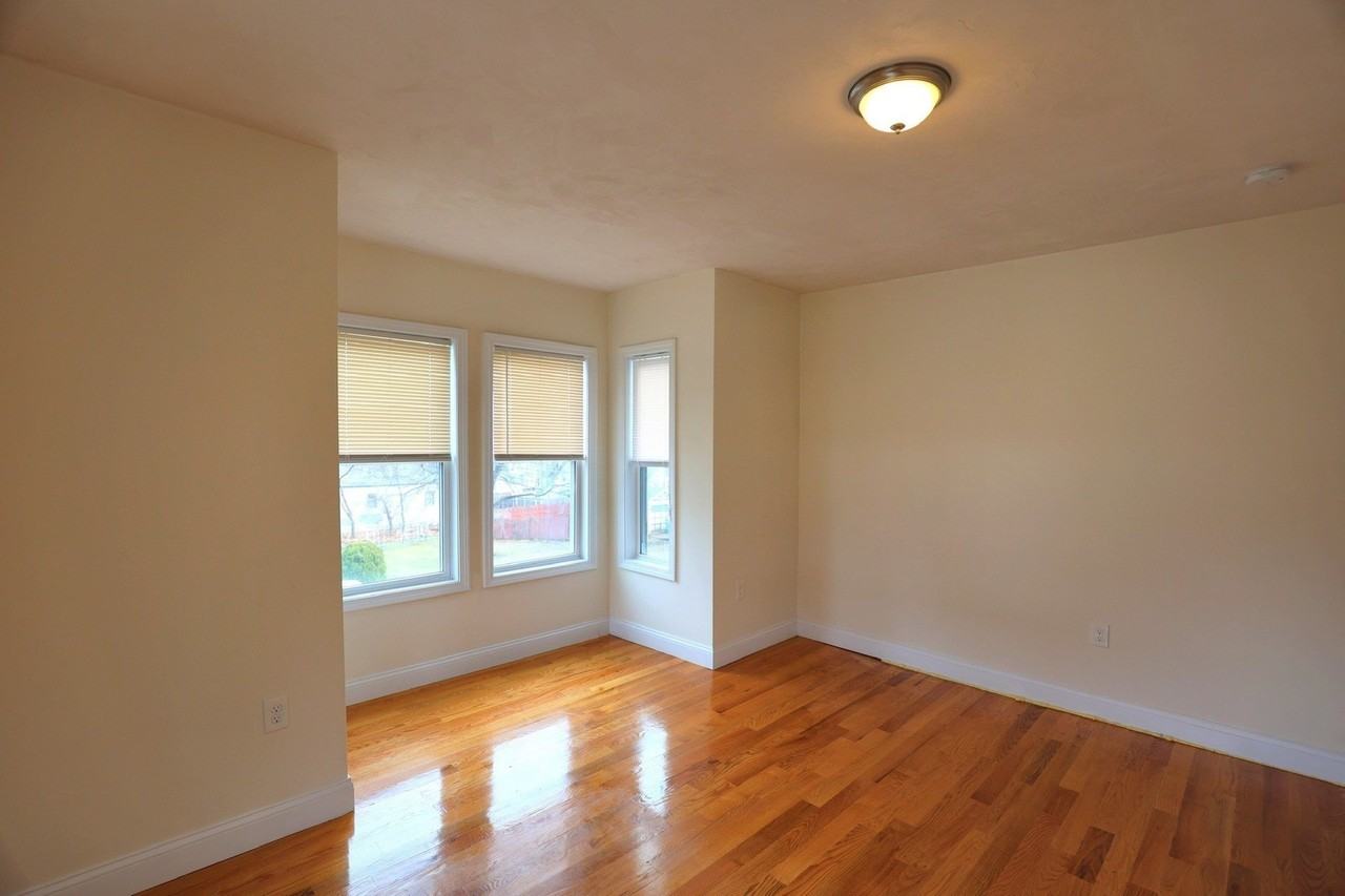 62 Lincoln St #2 - Photo 3 of 8