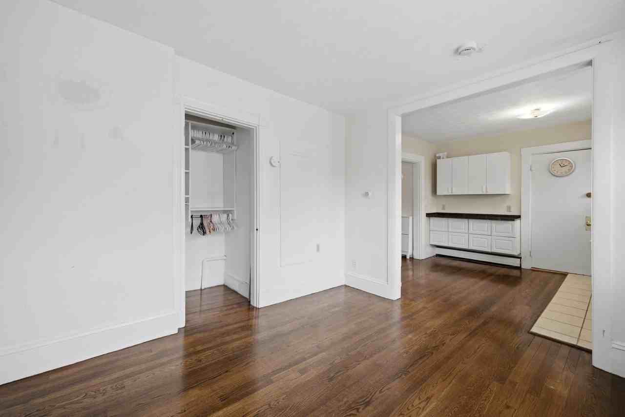 193 Concord Ave #5 - Photo 5 of 11