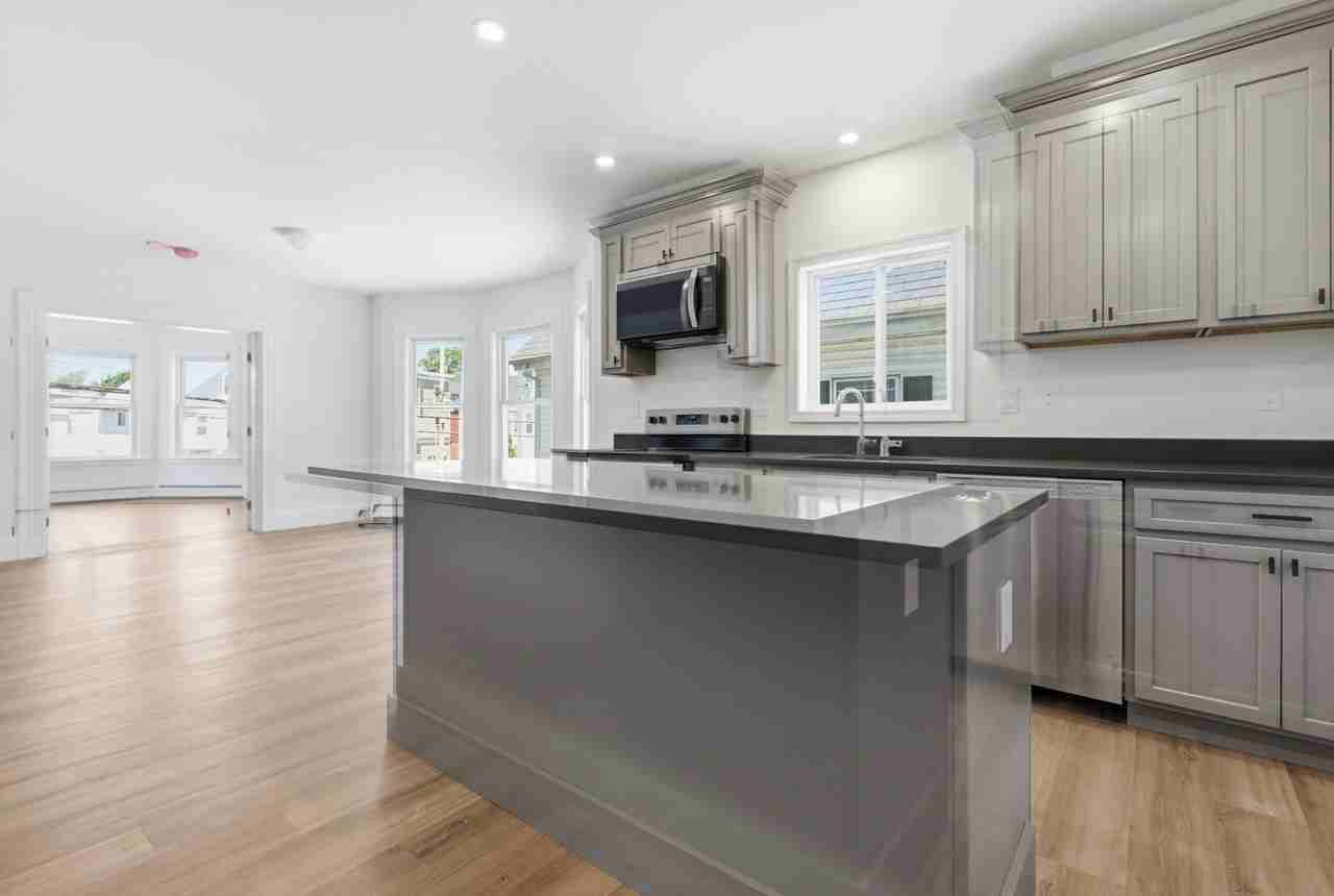 40 Concord Ave #1 - Photo 3 of 17