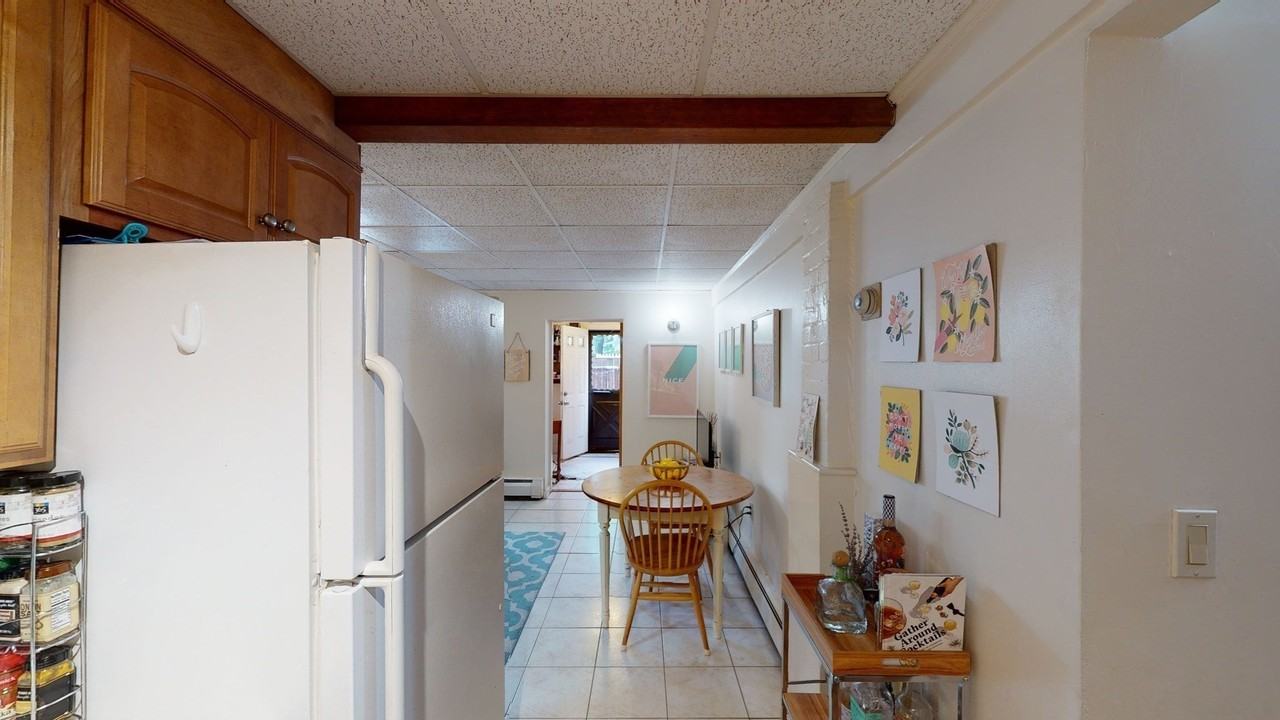 907 Beacon St #2 - Photo 5 of 16