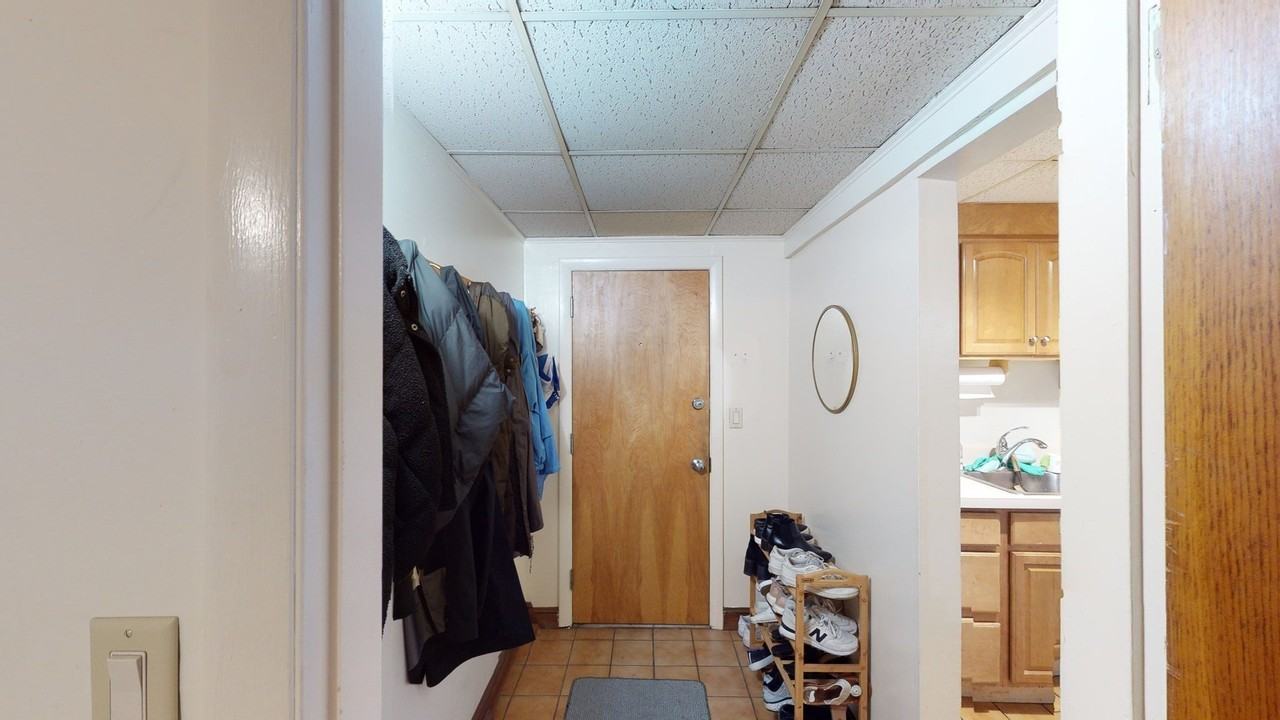 907 Beacon St #2 - Photo 6 of 16