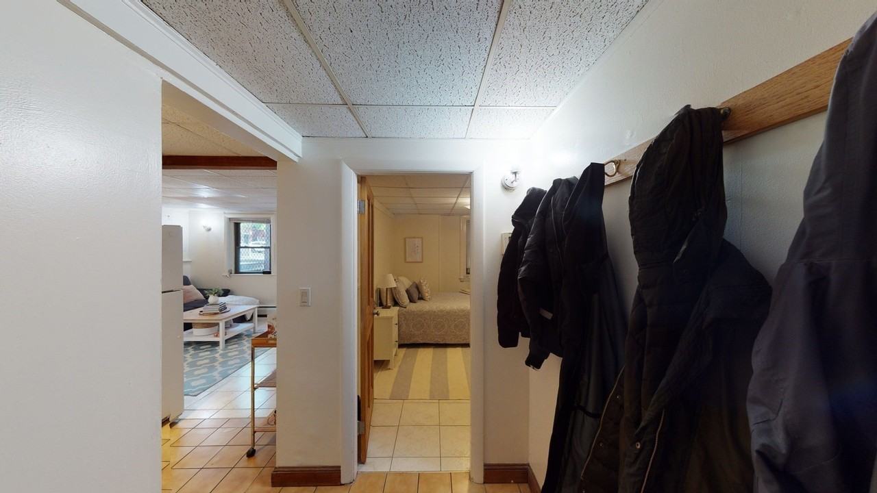907 Beacon St #2 - Photo 7 of 16