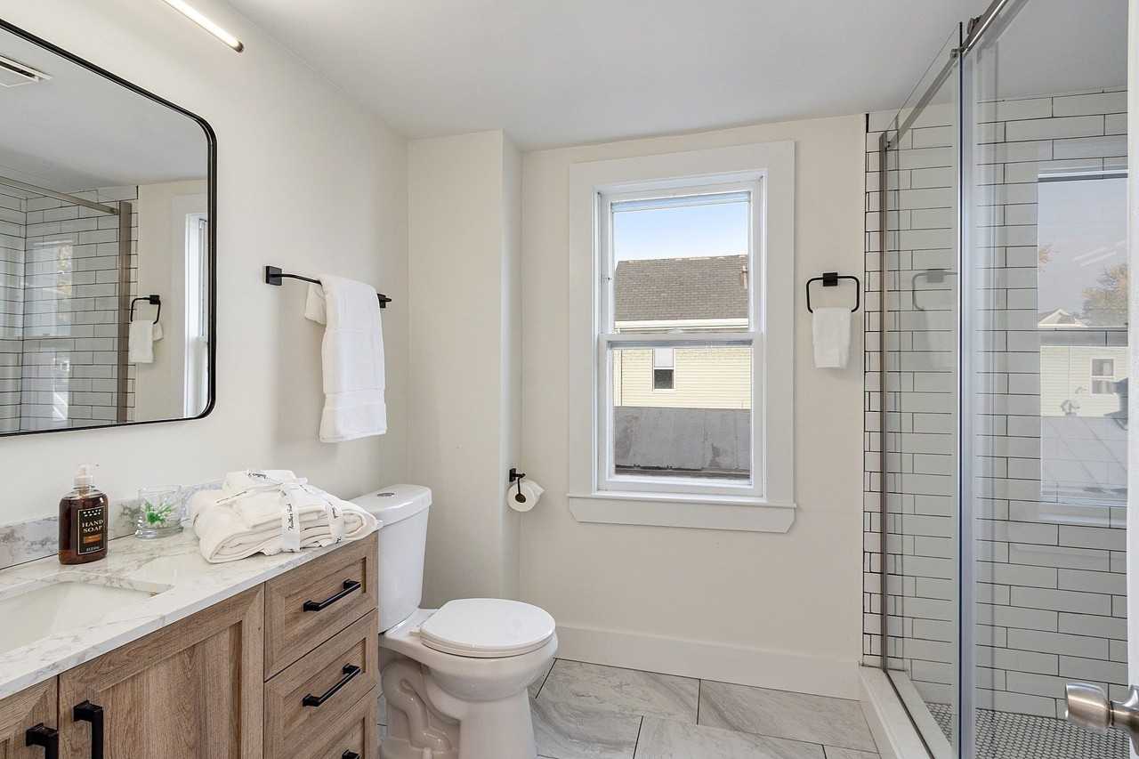 54 Bonair St #1B - Photo 4 of 16