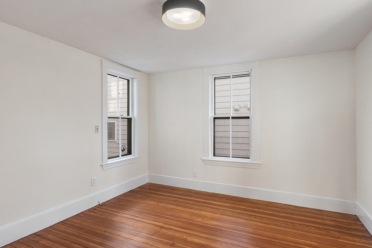 54 Bonair St #1B - Photo 6 of 16