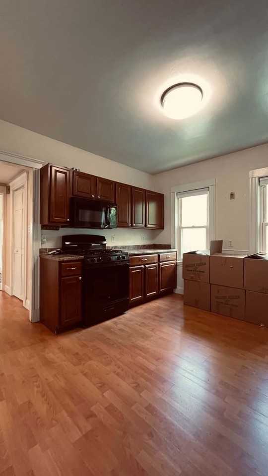 344 Cornell St #2 - Photo 7 of 14