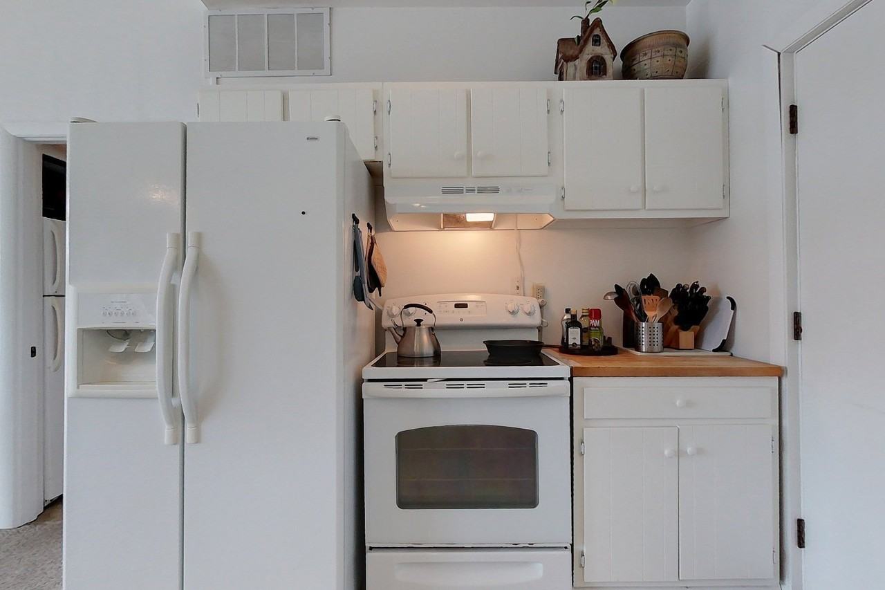 181 Peninsula Dr - Photo 4 of 26