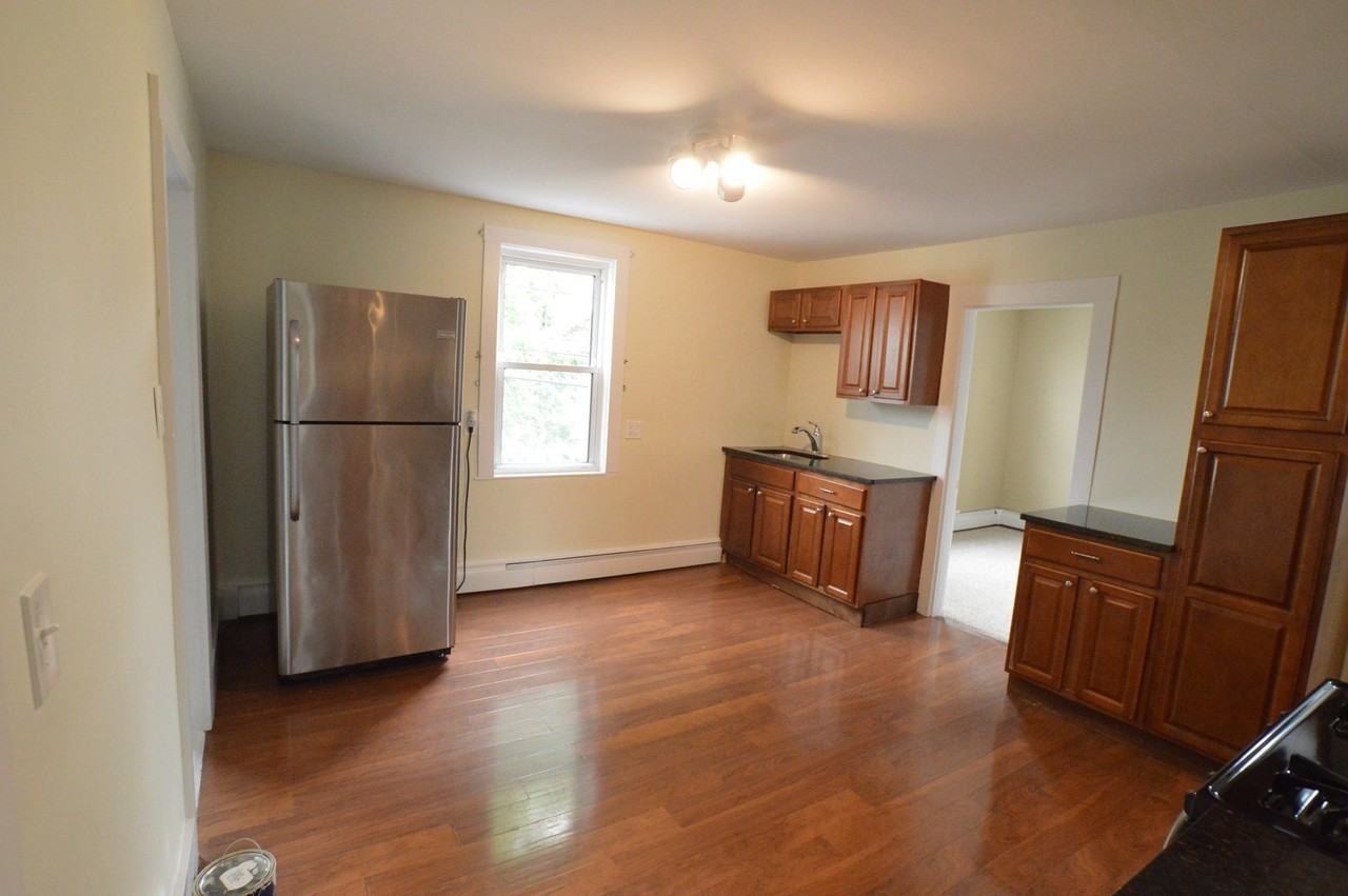 25 Sherman St #2 - Photo 2 of 10