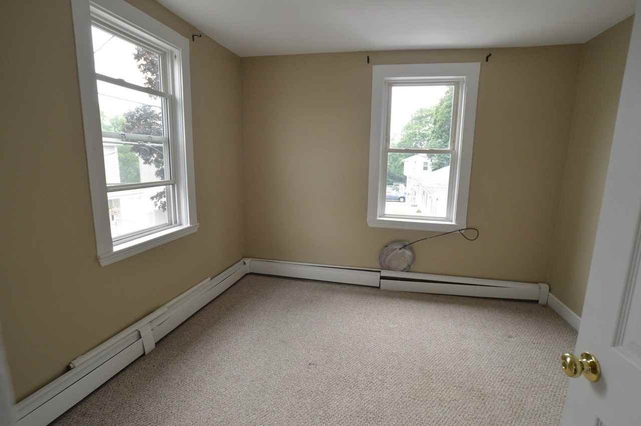 25 Sherman St #2 - Photo 5 of 10