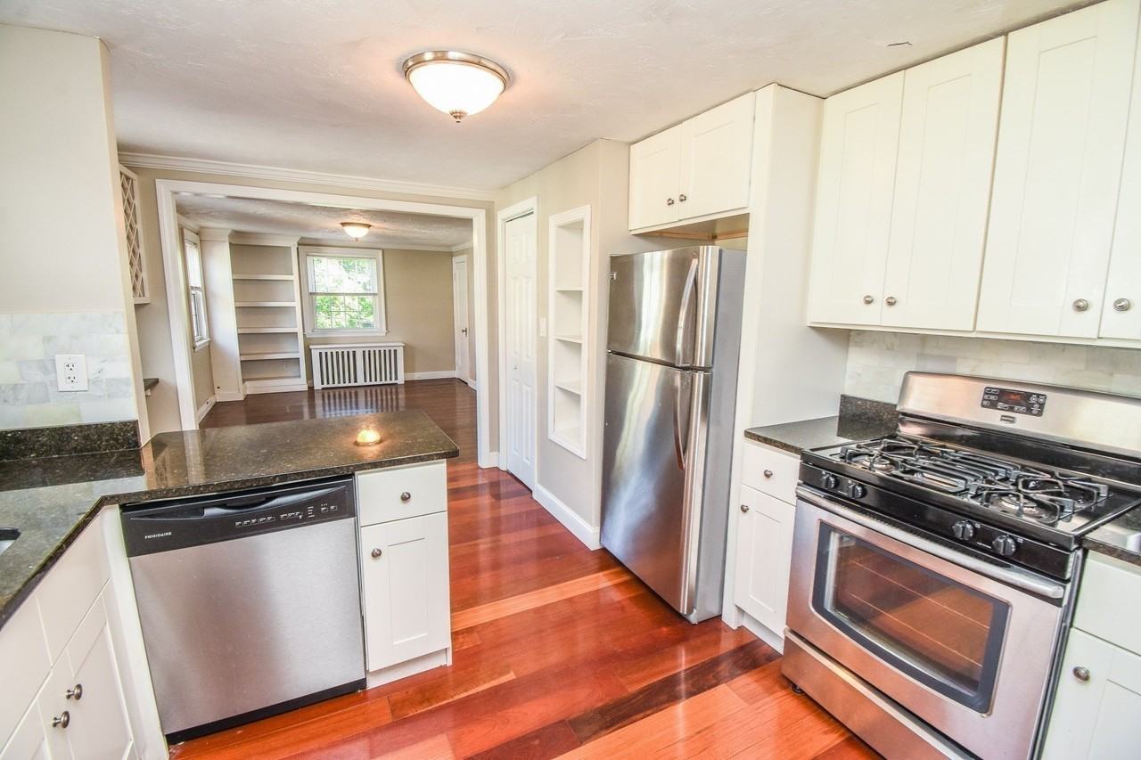 7 Hilltop Rd #A - Photo 4 of 23