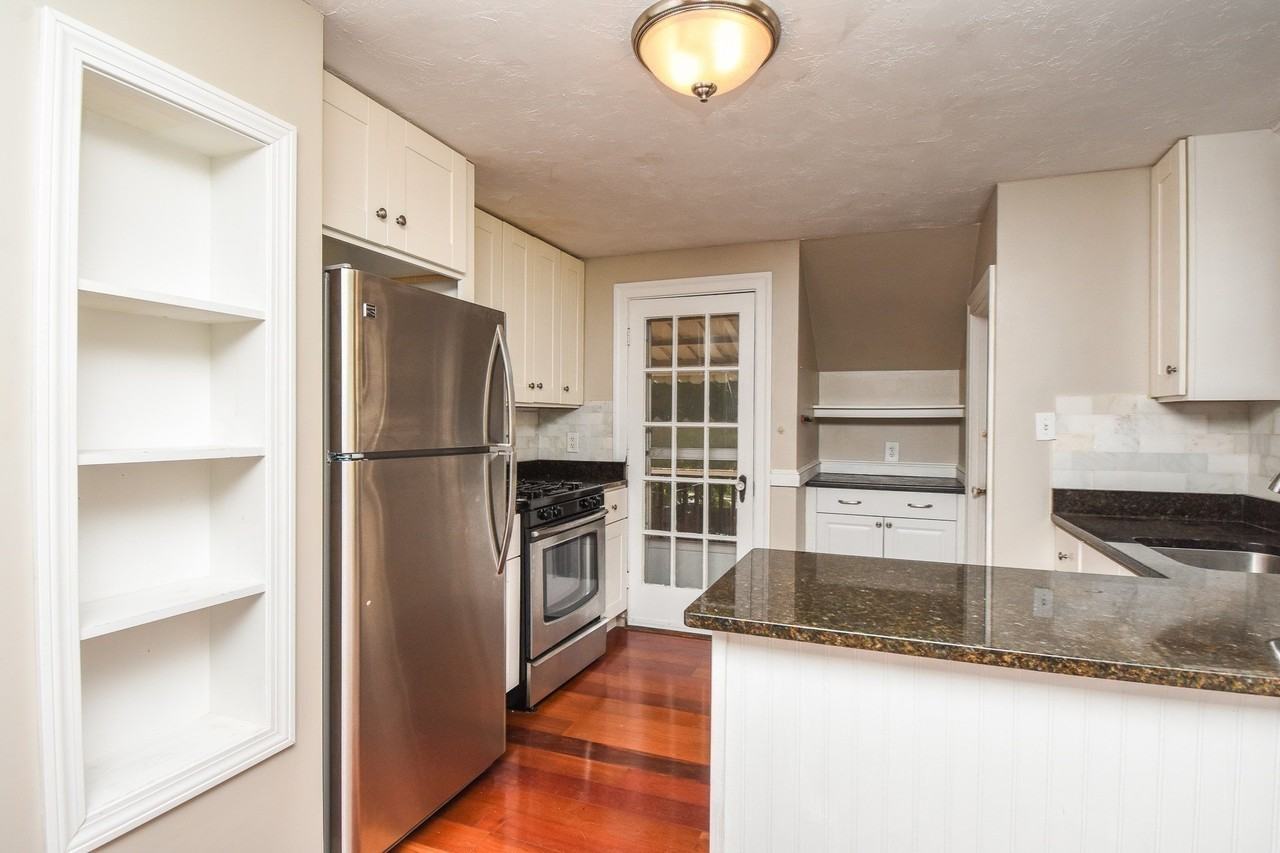 7 Hilltop Rd #A - Photo 5 of 23