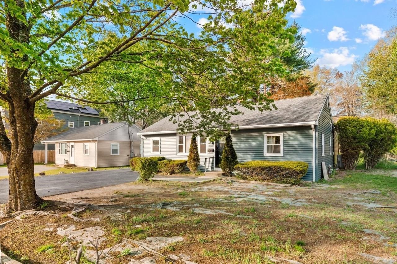 423 Bedford St - Photo 2 of 32