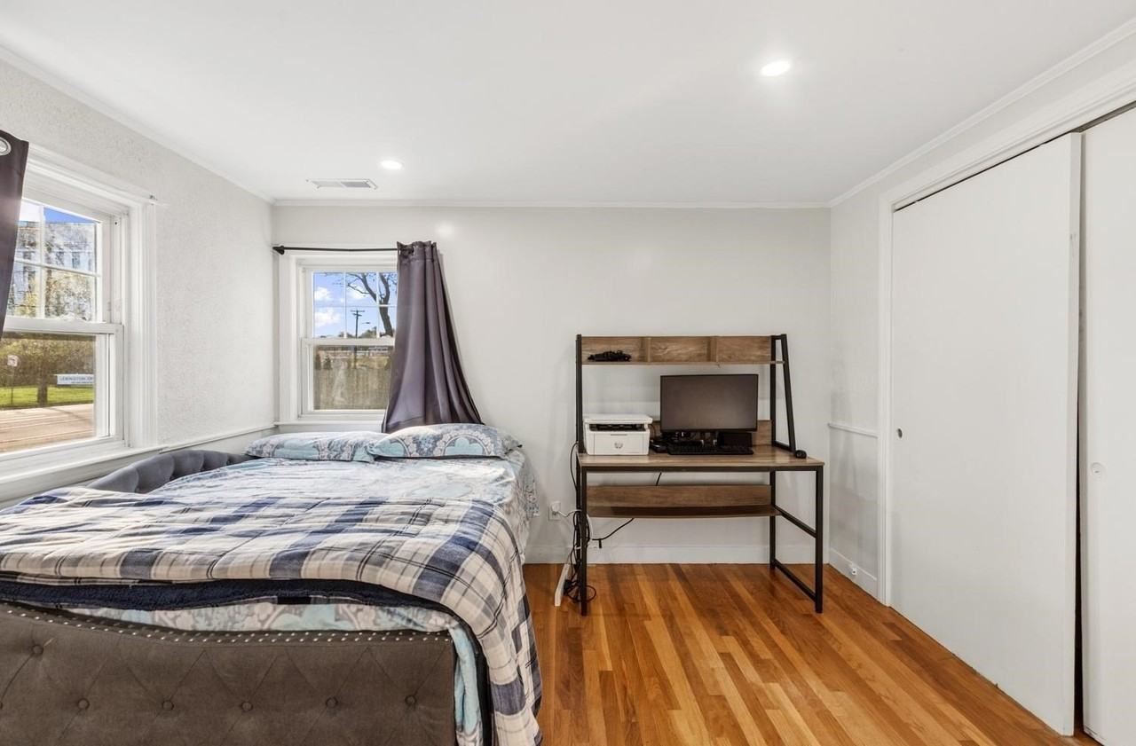 423 Bedford St - Photo 6 of 32