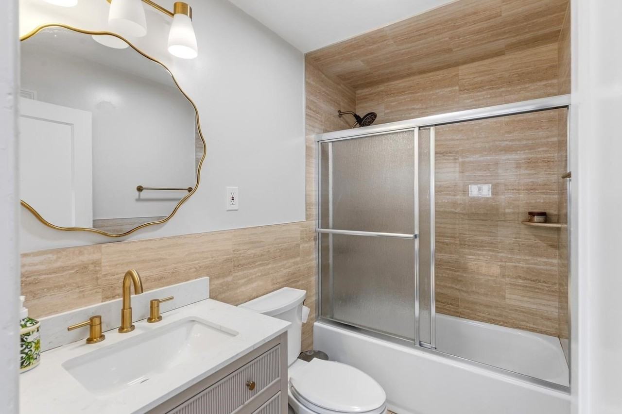 423 Bedford St - Photo 7 of 32