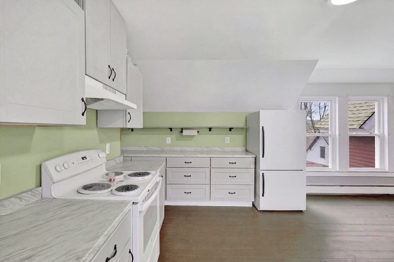 37 W Myrtle St #B - Photo 4 of 9