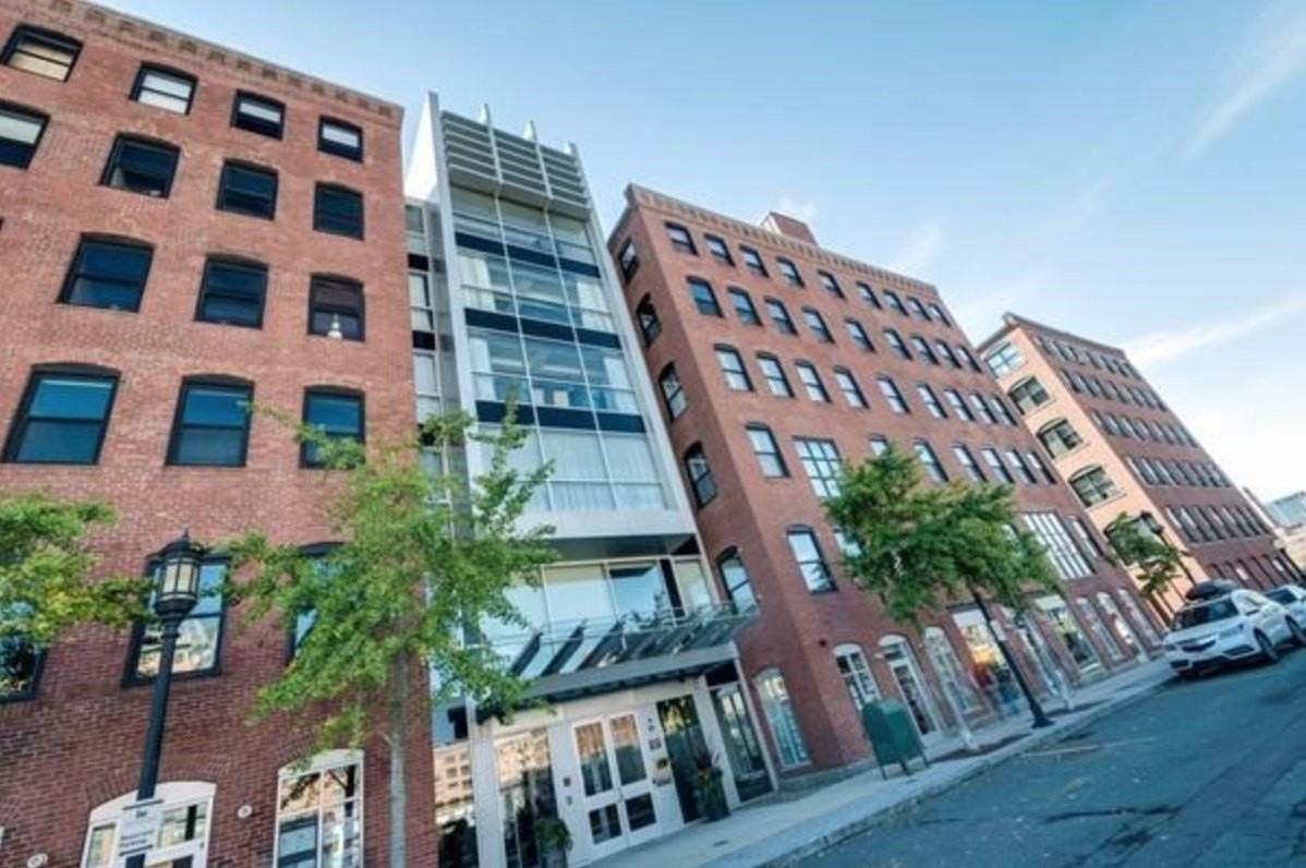 21 Wormwood St #321