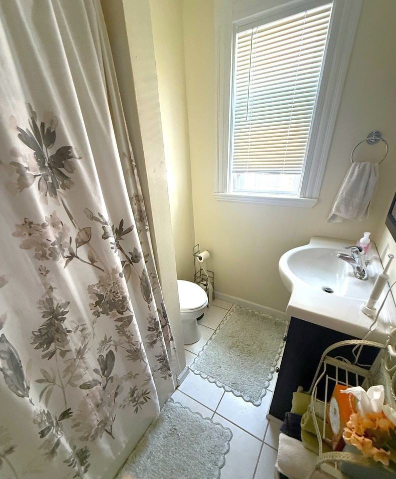 632 E 7th St #2 - Photo 6 of 9