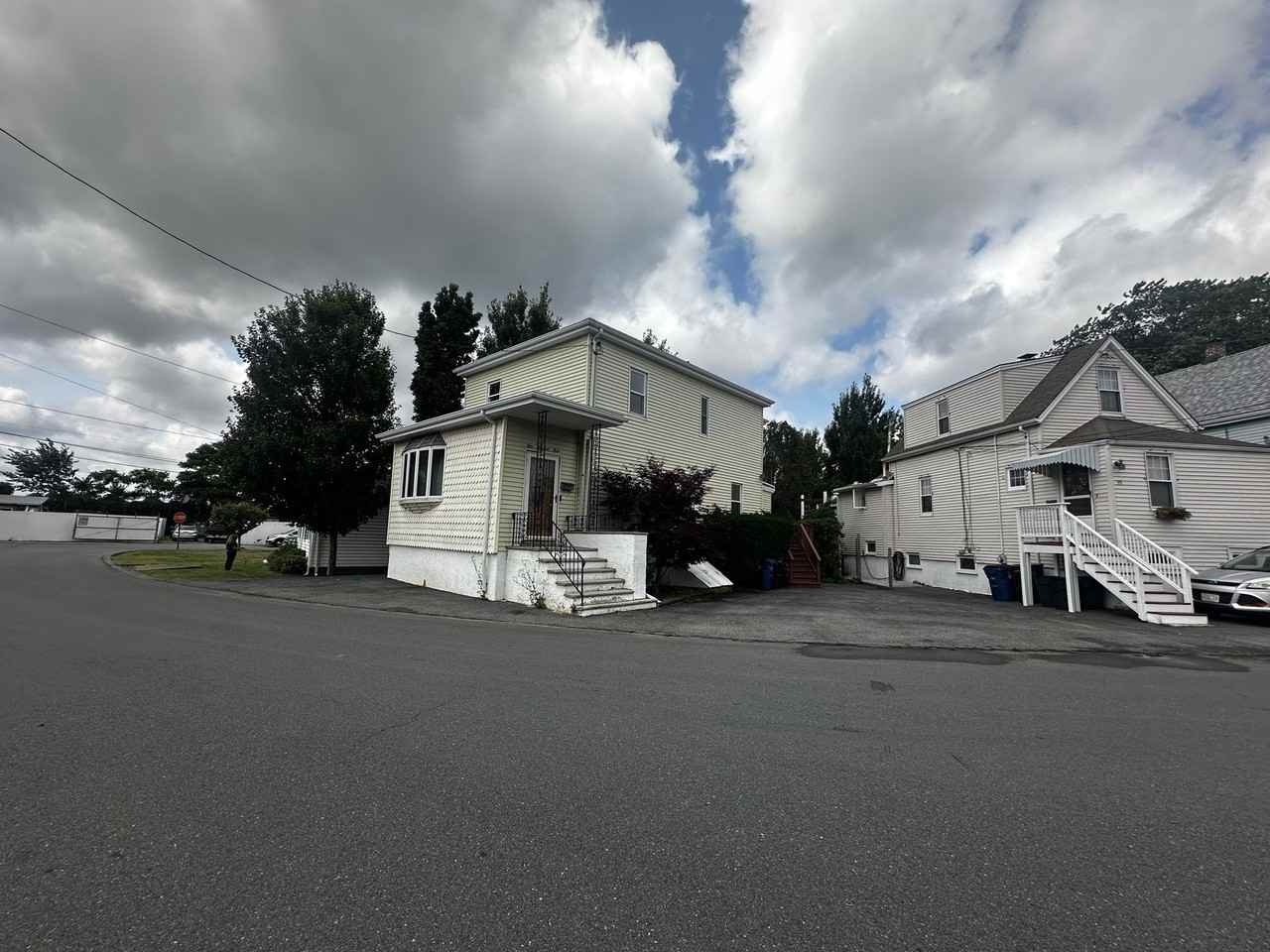 103 Sagamore St - Photo 2 of 15