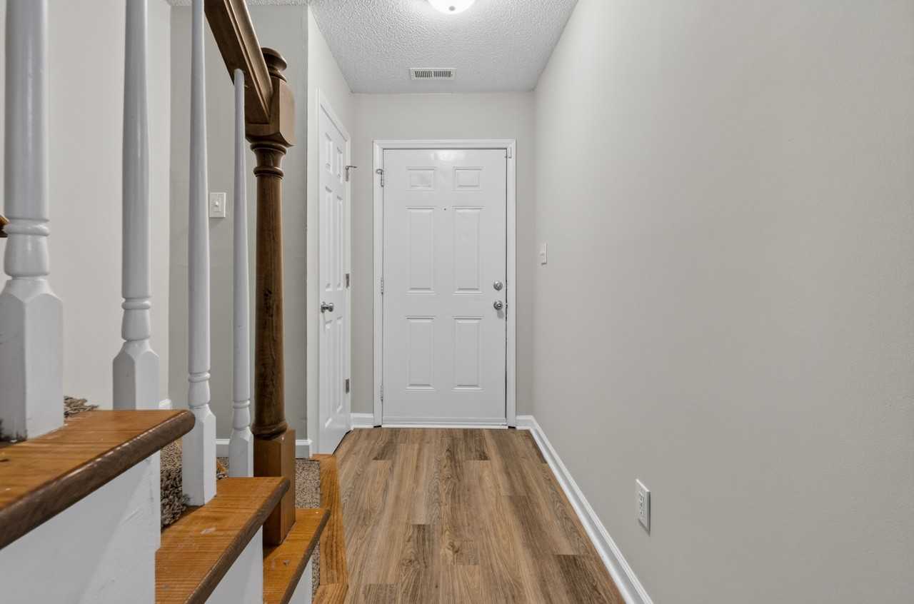 615 Moore St - Photo 4 of 24