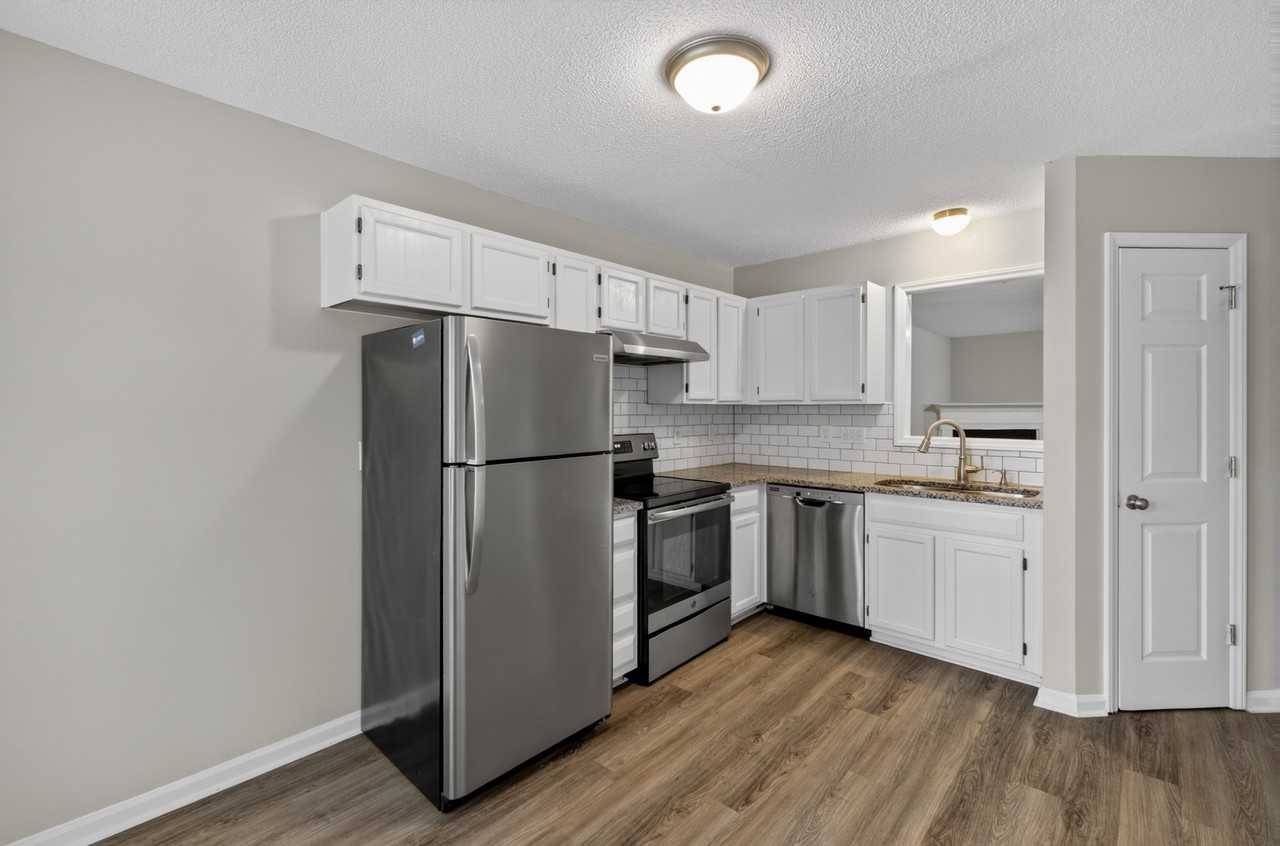 615 Moore St - Photo 6 of 24
