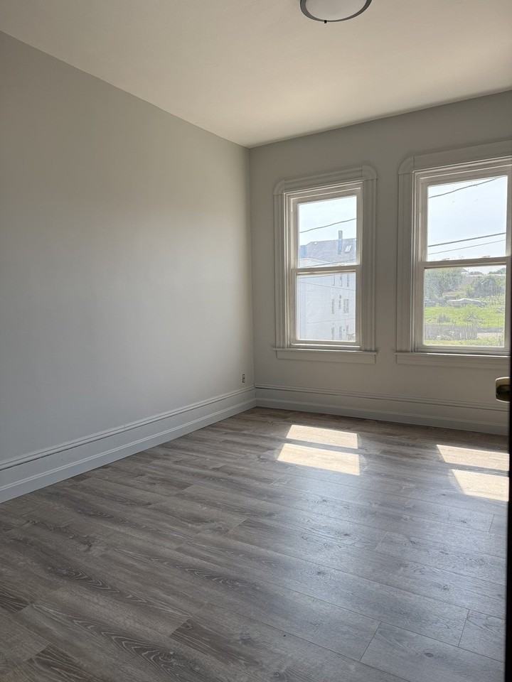 418 Belleville Ave #2N - Photo 6 of 8