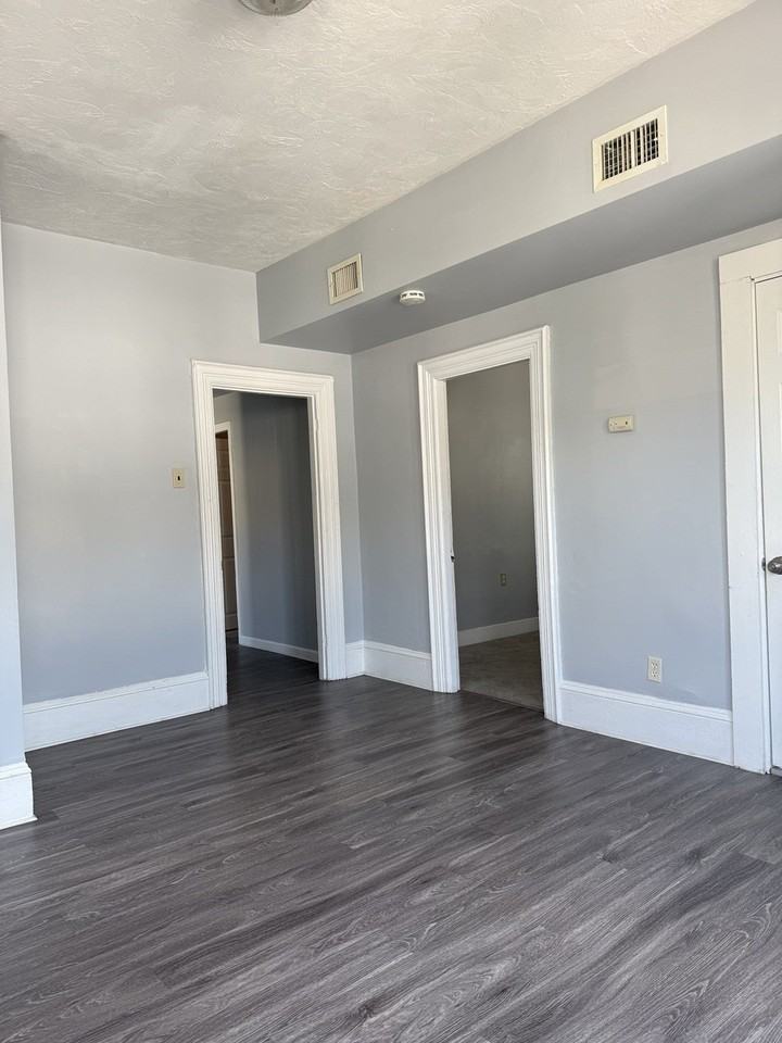 103 Tecumseh St #2 - Photo 2 of 10