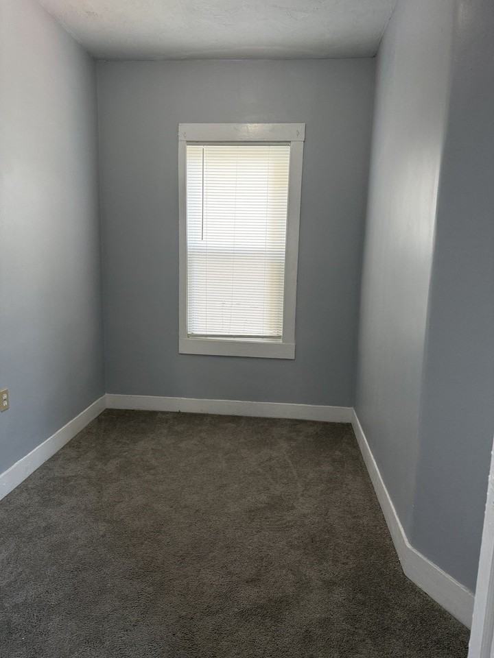 103 Tecumseh St #2 - Photo 3 of 10