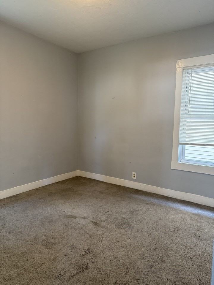 103 Tecumseh St #2 - Photo 5 of 10