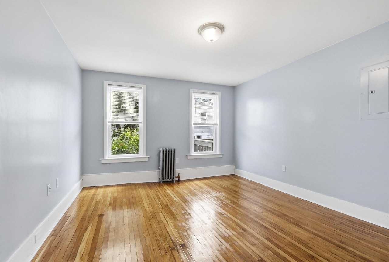 88 Weston St #1 - Photo 4 of 21