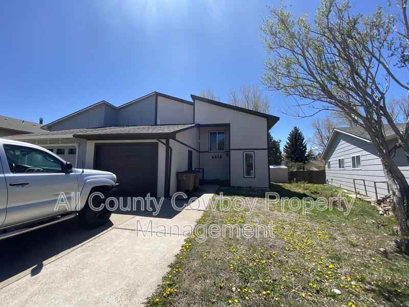 4210 Comanche Dr - Photo 2 of 15
