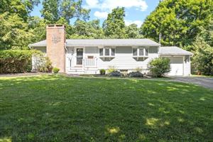 featured image of 1093 Main St