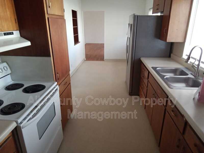 707 S 23rd St #707 - Photo 4 of 19