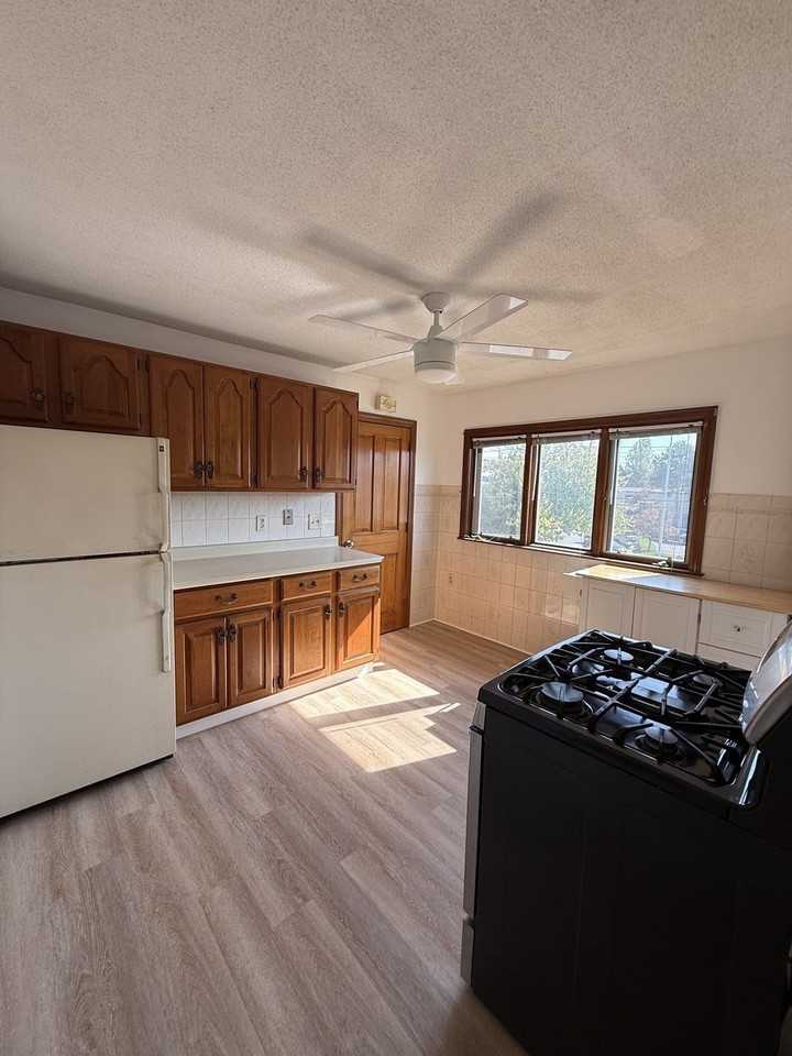 374 Riverside Ave #2 - Photo 3 of 20