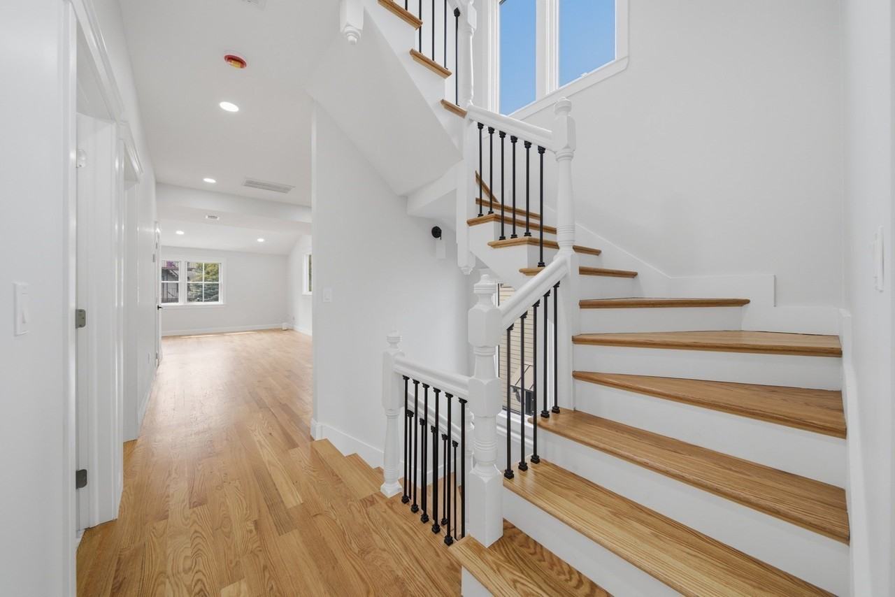 16 Putnam St #2 - Photo 4 of 39