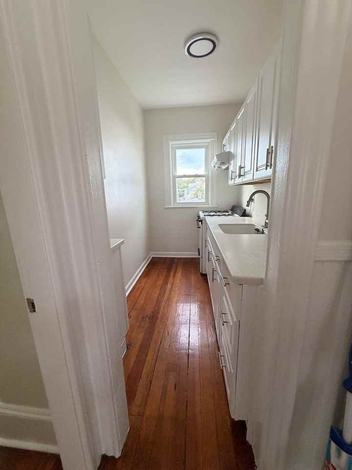 255 Shaw St #2 - Photo 5 of 11
