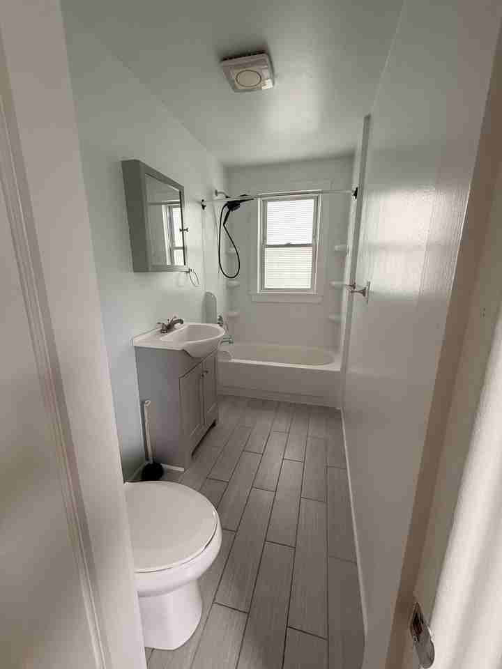 255 Shaw St #2 - Photo 6 of 11