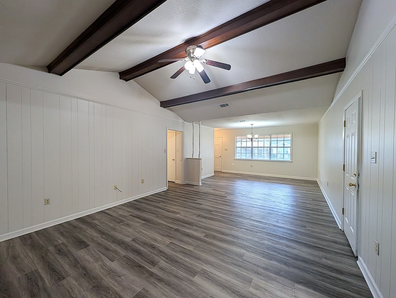 726 Longstreet Dr - Photo 2 of 20